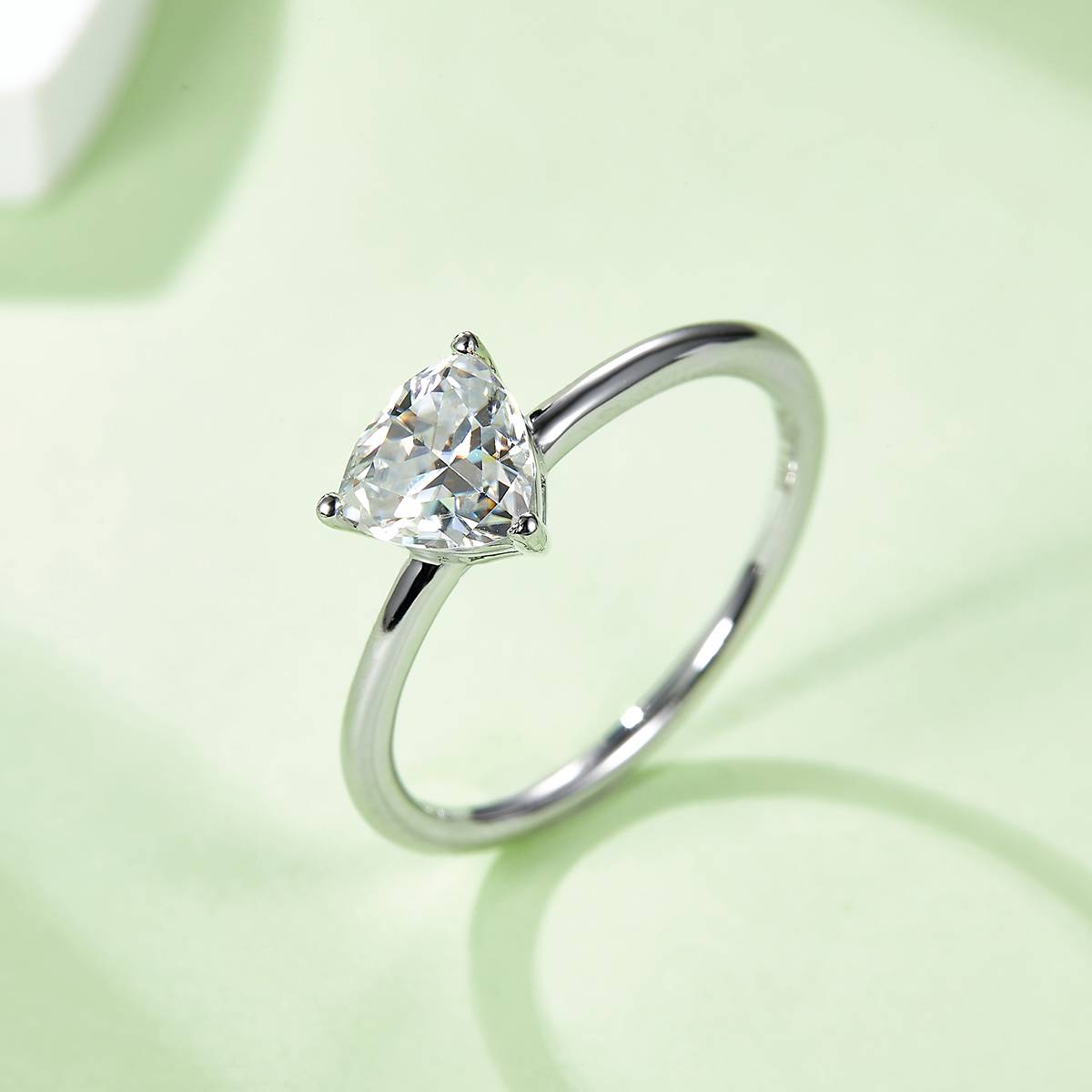 Classic triangle S925 silver plated white gold moissanite diamond women's ring 1.0 carat D-grade